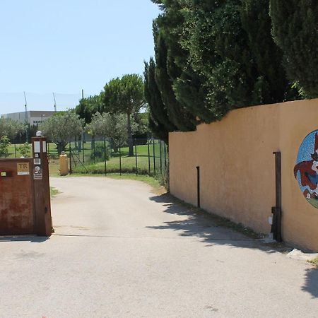 Hotel & Golf Ca La Caputxeta Castello  D'Empuries Exterior foto